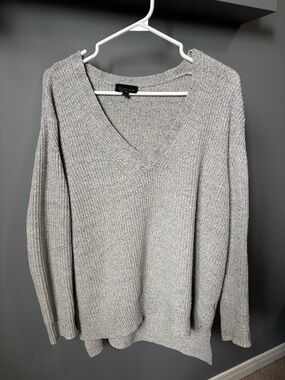 Topshop Light Gray V-Neck Ribbed Knit Sweater